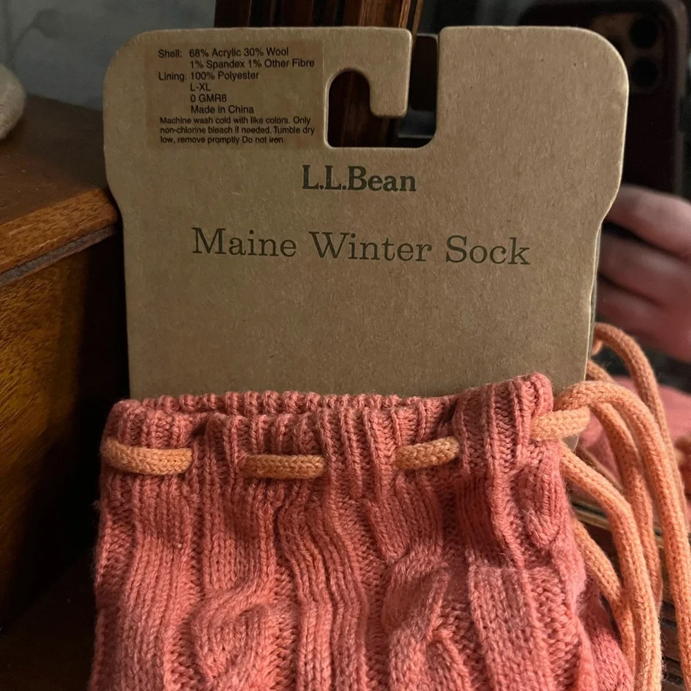 LL BEAN Maine Winter Socks‎ Cable Knit with Decorative Pom Poms Orange Wms L-XL